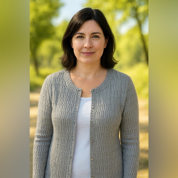 Chicos silver/grey Women’s  Cardigan Sweater  
Chico’s size 3 US 14-16 - Picture 1 of 8